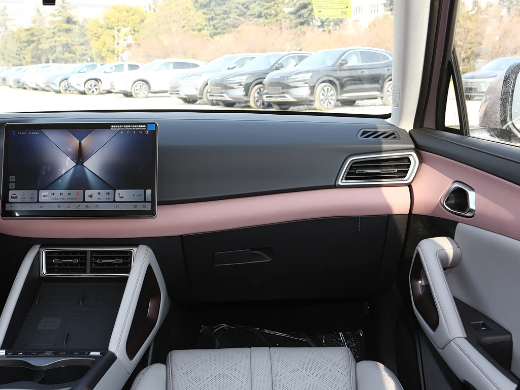 2025 BYD Yuan UP Image 13